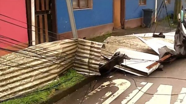 ¿Tornado o tromba marina?: Las impactantes imágenes del destrozo en Penco

