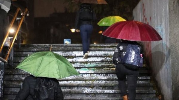 Advertencia agrometeorológica: anuncian lluvias "moderadas a fuertes" para 5 regiones
