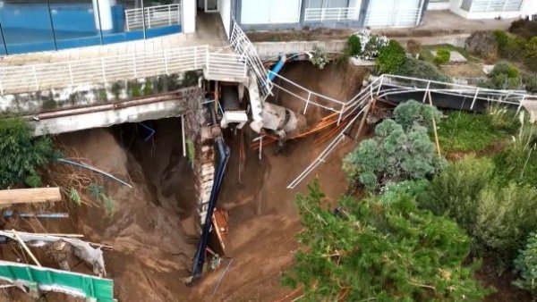 “Inhabitable en forma total”: Residentes de edificio se preparan para la evacuación por socavón en Reñaca
