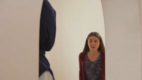 Elif - T1E18 | Melek escapa otra vez

