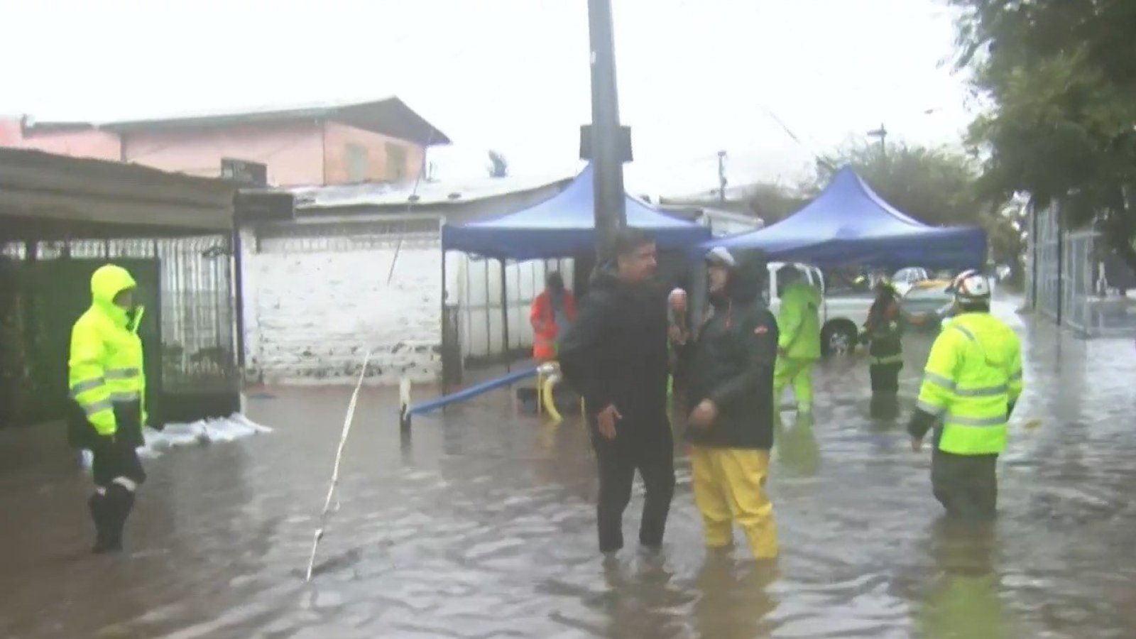 ¡Desolador! Barrio queda totalmente inundado en El Bosque
