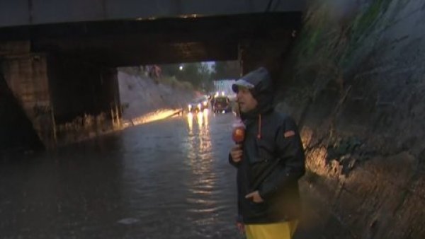 ¡Por favor no pase, devuélvase! Paso bajo nivel de Lo Espejo a punto de colapsar
