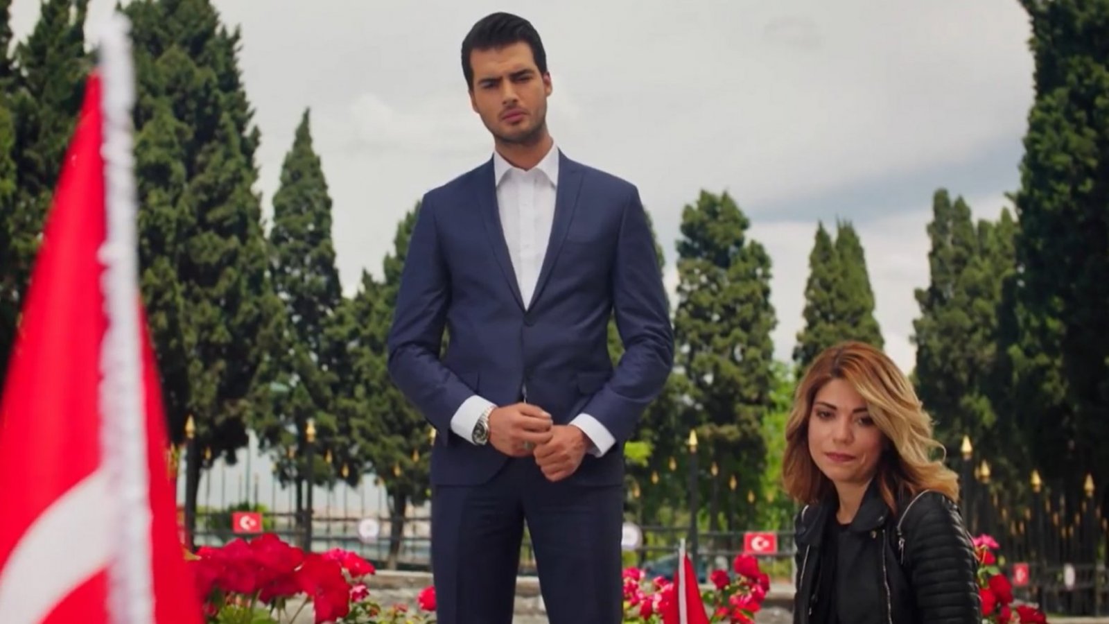 Me robó mi vida - T1E285 | El homenaje de Efsun y Arda
