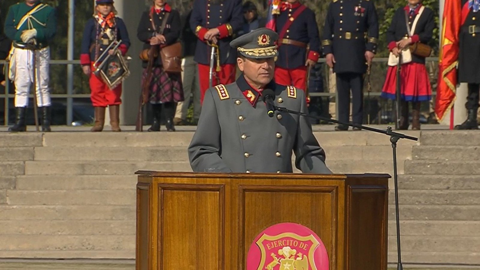 General Iturriaga en Juramento a la Bandera: "No puede existir un militar que no sea profundamente patriota"
