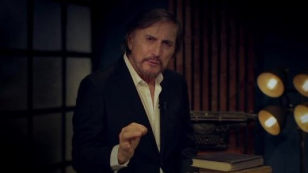 Carlos Pinto presenta "El cobrador"
