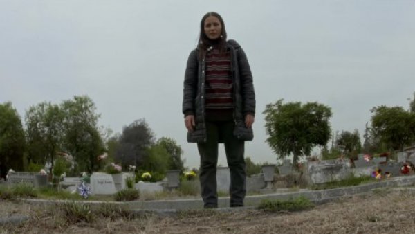 El pacto de Andrea en el cementerio
