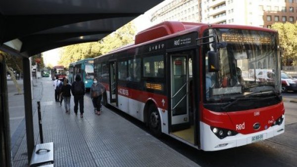 Alza en el transporte público será de $10 y no de $20, según Gobierno
