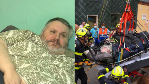 Hombre de 300 kilos es evacuado por un balcón y trasladado a un hospital con una autogrúa
