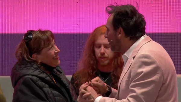 “Estoy fascinada por conocerte”: Suegra de participante es fanática de Daniel Fuenzalida
