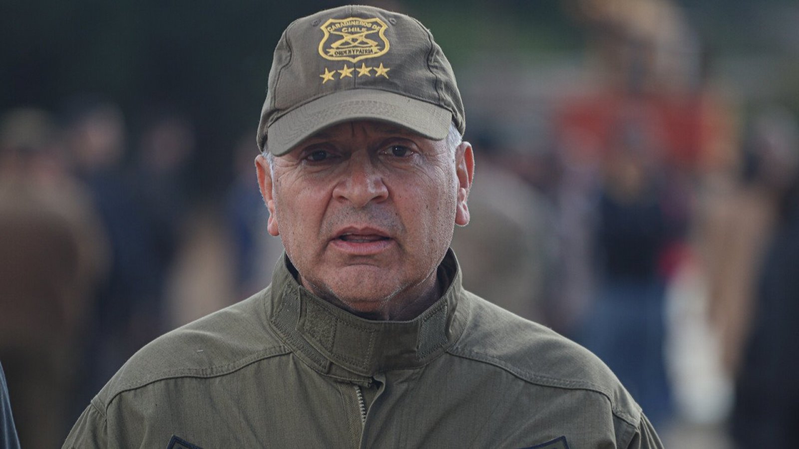 "Hemos cumplido por nuestra parte": General Yáñez informa detención a familias de carabineros
