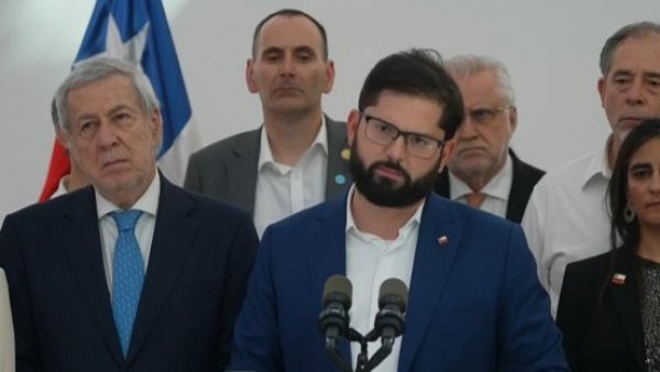 Presidente Boric acusa "una intolerancia impropia de las democracias" expulsión de diplomáticos de Venezuela
