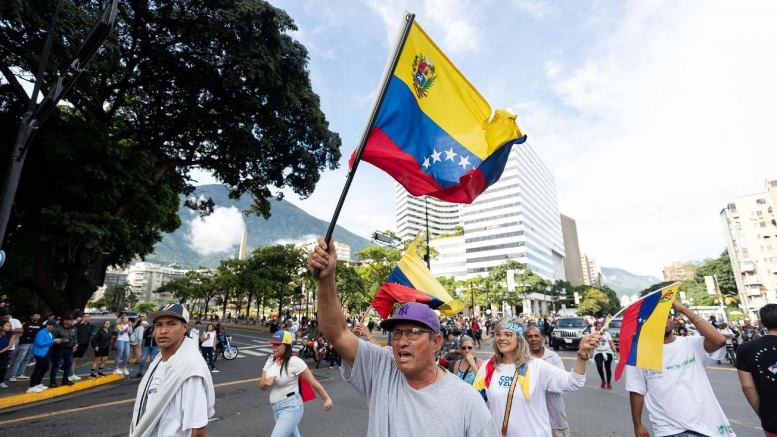"El cerro bajó a Caracas": La reacción de Venezuela el día después de las elecciones
