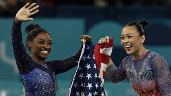 Simone Biles dice que le encanta su "trabajo negro" en una posible respuesta a Trump
