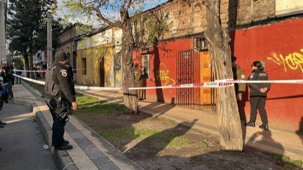Estaba en una guardería clandestina: ¿Qué se sabe del bebé fallecido en Estación Central?