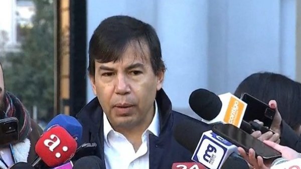 Gerente de Enel evita referirse a la "vergonzosa" acción de la empresa y acusa a "lo inédito" del sistema frontal
