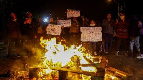 Protestas en distintos puntos de la RM por cortes de luz