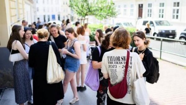 Detenido confiesa plan de ataque suicida durante el concierto de Taylor Swift en Viena
