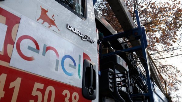 El ultimátum a Enel: Gobierno señala que se deben reponer la luz a 20 mil clientes y adelantar compensaciones
