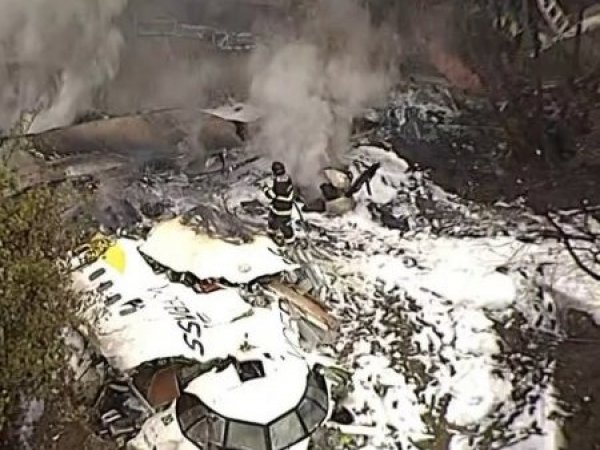 Accidente. Avión Estrellado. Tragedia Aérea en Brasil.