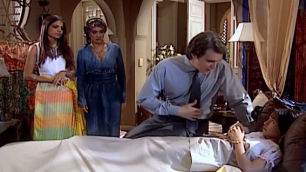 El Clon - T1E177 | Khadija está enferma

