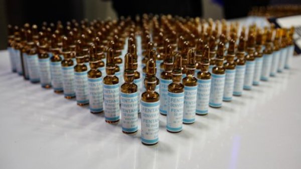Revisamos los mortales efectos del fentanilo: Camión ocultaba mil dosis de la "droga zombie"
