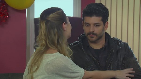 Elif - T1E56 | El cumpleaños de Selim
