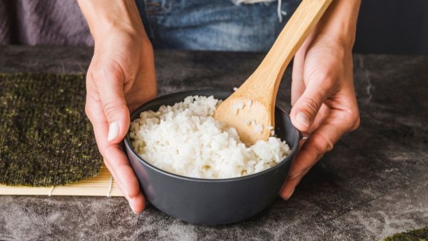 Atención con el arroz: ¿Por qué no debemos recalentarlo más de una vez?
