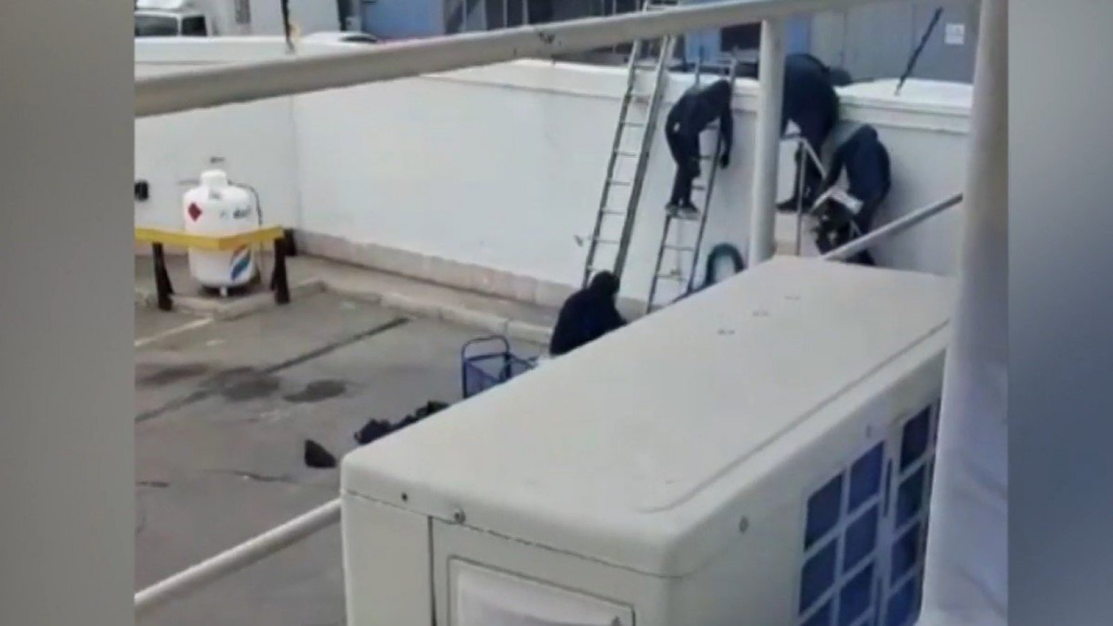 Cinematográfico y violento robo a sucursal de Brinks: ¿Qué es lo que se sabe del asalto?
