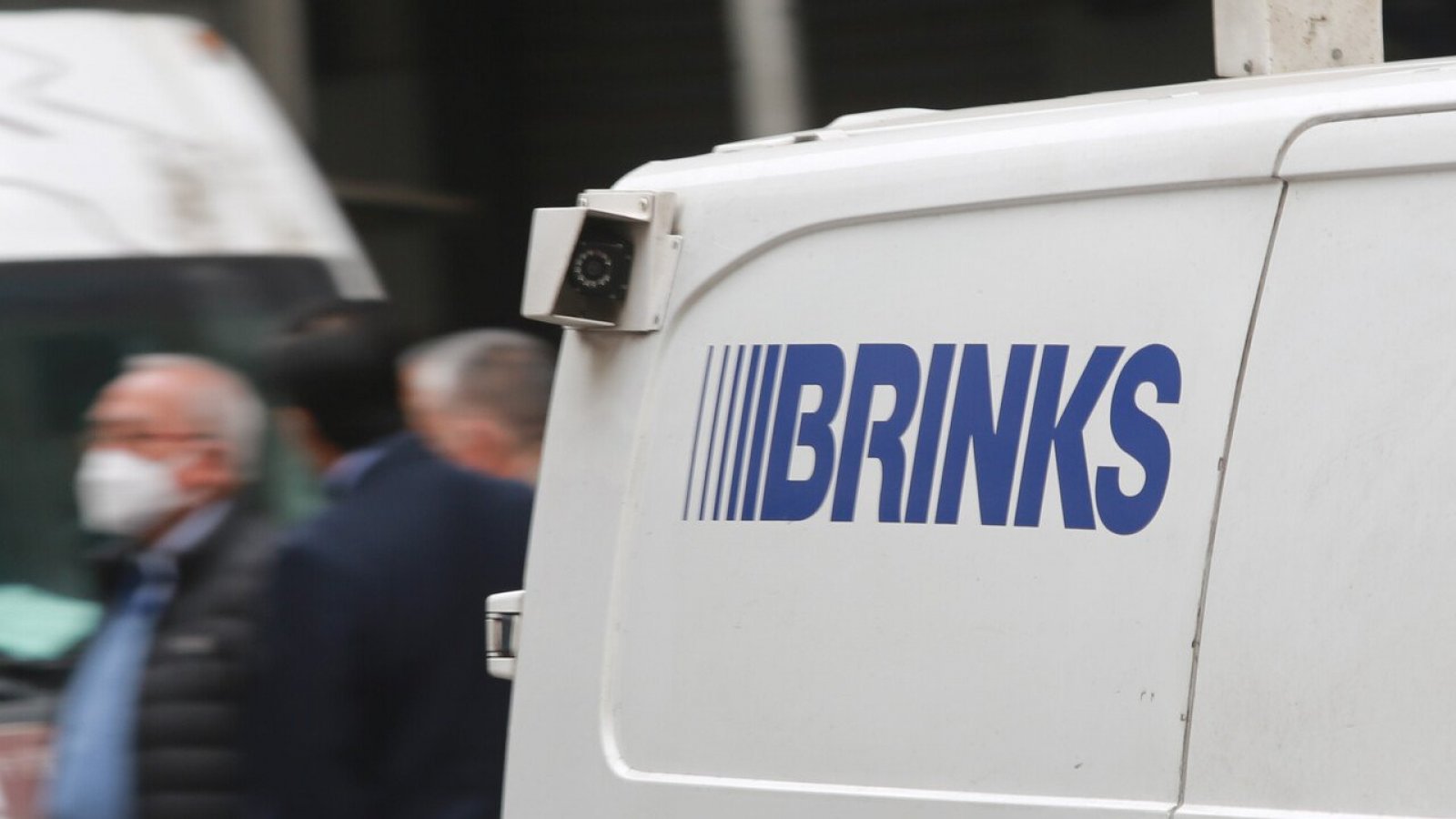 Testigo del robo a camión de Brinks acusa que "la seguridad es pésima" en el sector
