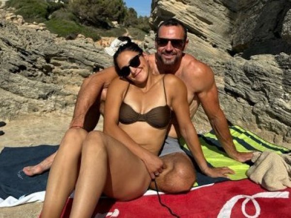 María José Maillard. Pareja en la playa.