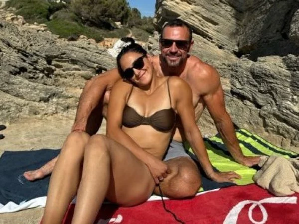 María José Maillard. Pareja en la playa.
