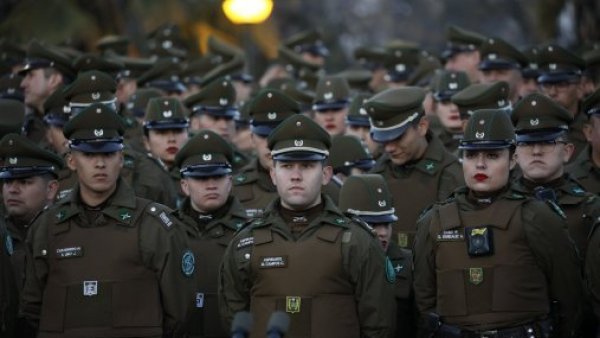 <p>Carabineros. </p>