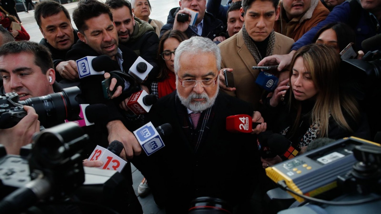 "Aquí pueden haber delitos": Abogado de Luis Hermosilla habla previo a la formalización
