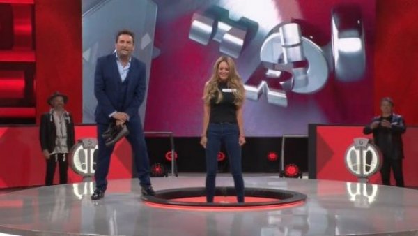 ¡Se sacó hasta los zapatos! Así fue la caída de Daniella Campos
