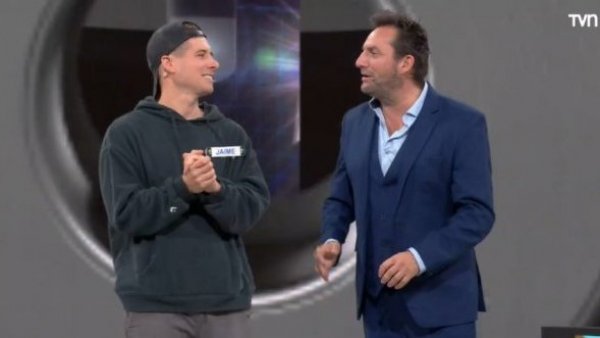 ¡Adiós Gustavo Luis y bienvenido Jaime Artus! Recibimos al tercer líder de esta noche
