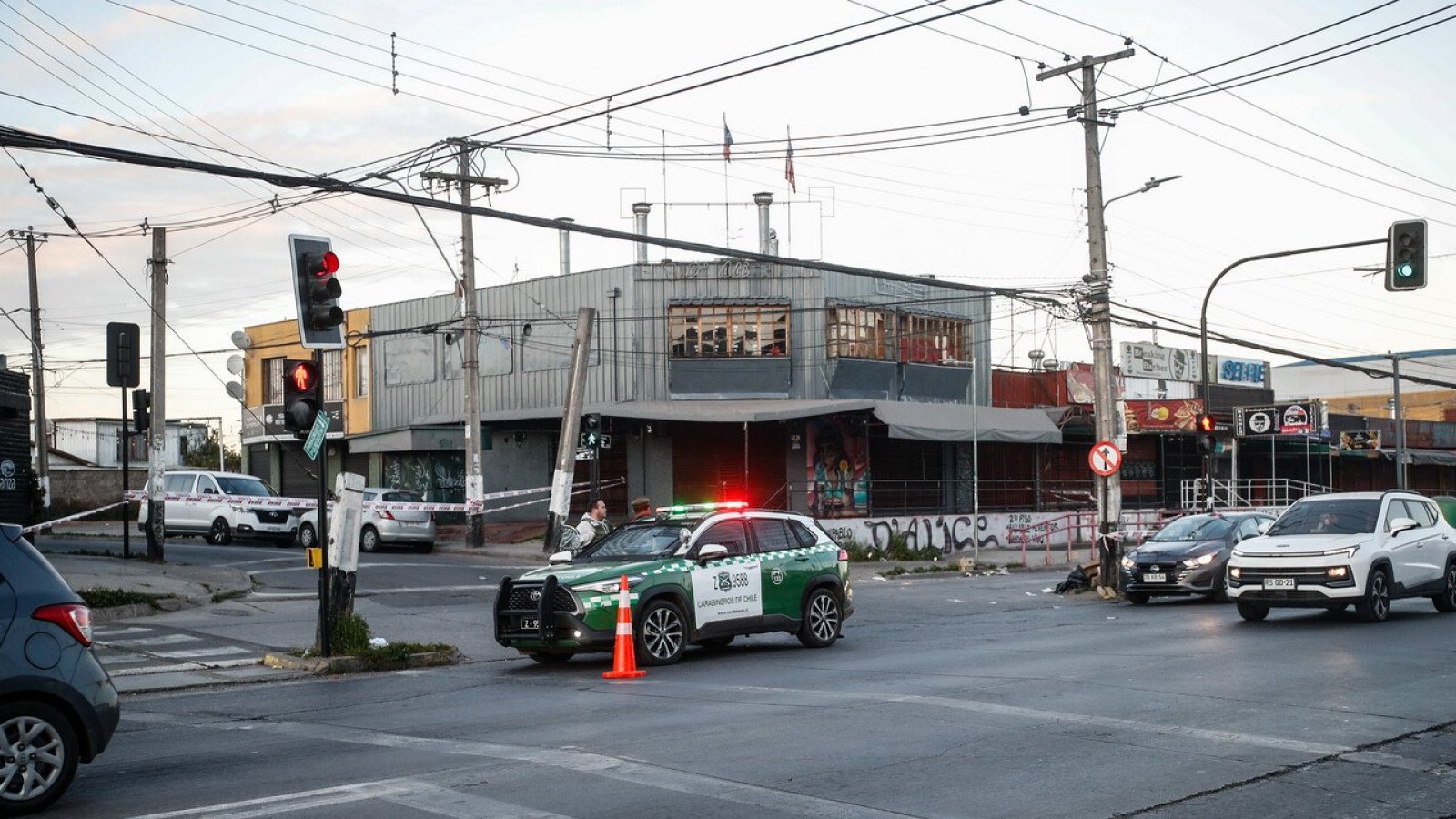 "Nos tienen chato la cultura extranjera": El descargo de vecinos por balacera en discoteca en Lo Prado
