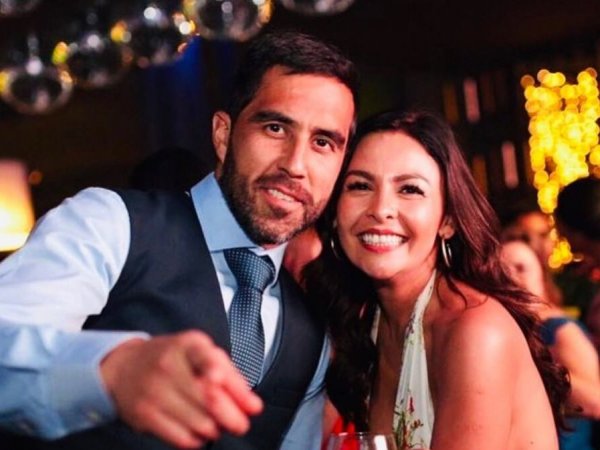 Claudio Bravo. Esposa.