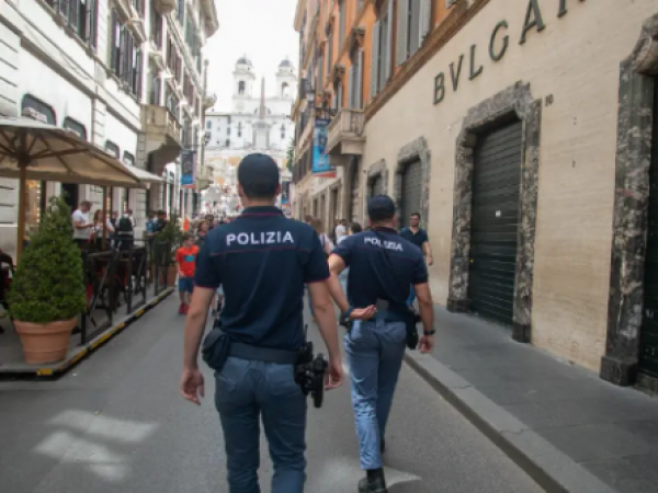 Policía italiana.