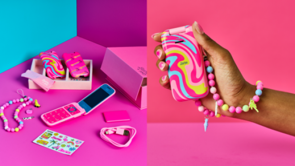 Retro y sin Internet: sale a la venta teléfono móvil de Barbie basado en la desconexión digital
