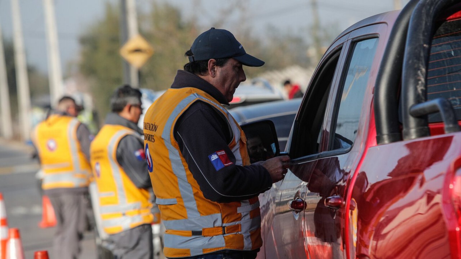 Documentación falsa, patentes ocultas y un detenido: Así fue la intensa fiscalización vehicular en Renca
