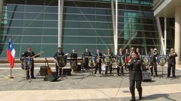 El recuerdo de Selena lo trae la banda de músicos de la Escuela Naval
