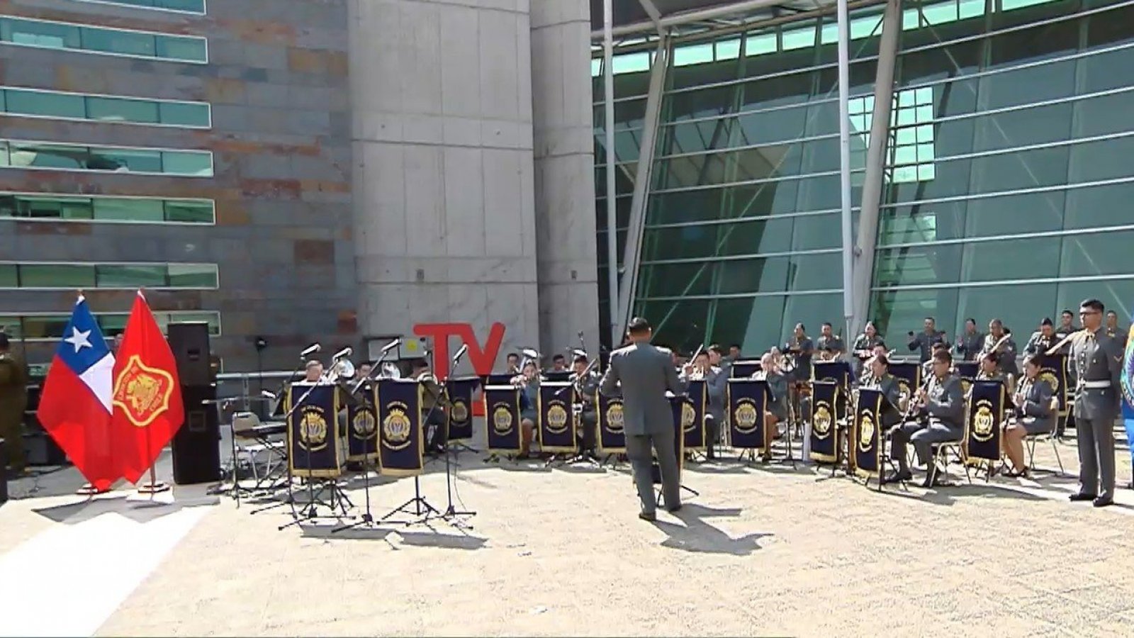 Revive la genial presentación de la Banda Instrumental del Ejército en la "Parada Musical"
