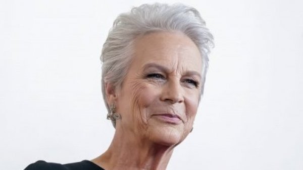 Jamie Lee Curtis gana su primer Emmy por su participación en 'The Bear'
