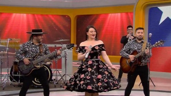 ¡La cueca romántica de Entremares en el "Buenos Días a Todos"!
