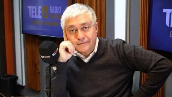 "Ojo en las bombas de bencina con autoservicio": Periodista Iván Valenzuela sufrió robo