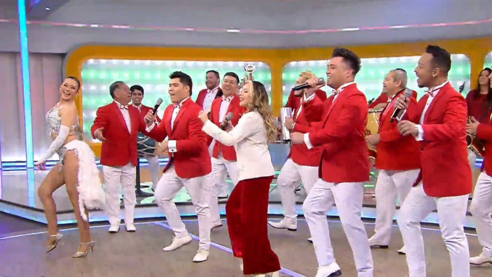 ¡Todo el ritmo de "La Cubanacán" en el "Buenos Días a Todos"!
