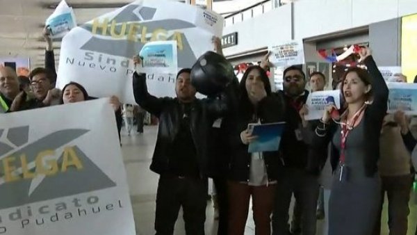 Previo a las Fiestas Patrias: Confirman paro de trabajadores del Aeropuerto de Santiago