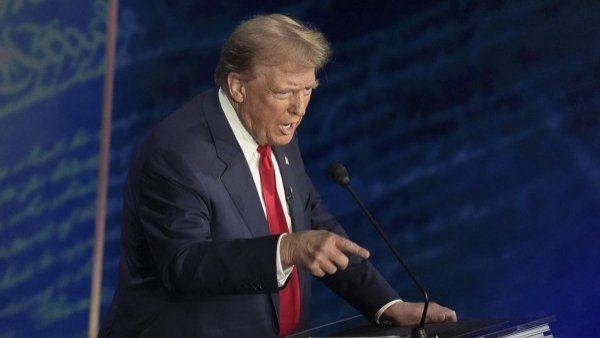 Debate presidencial de EEUU: Trump acusa que inmigrantes "comen perros y gatos"
