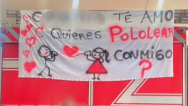 Pidió pololeo en cuartel y fue suspendido: la historia de amor de un bombero de Talca
