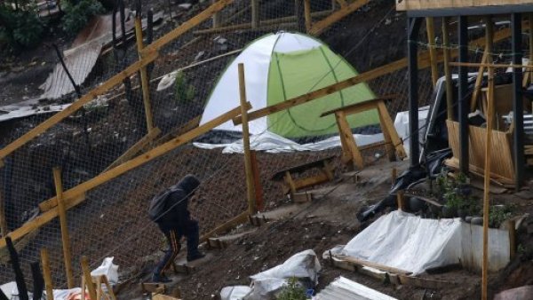 A cuatro meses del incendio en Viña más de 100 carpas no habían sido entregadas
